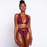 Bikini de cintura alta con estampado de serpiente salvaje, corte alto, estilo triangular, color rojo